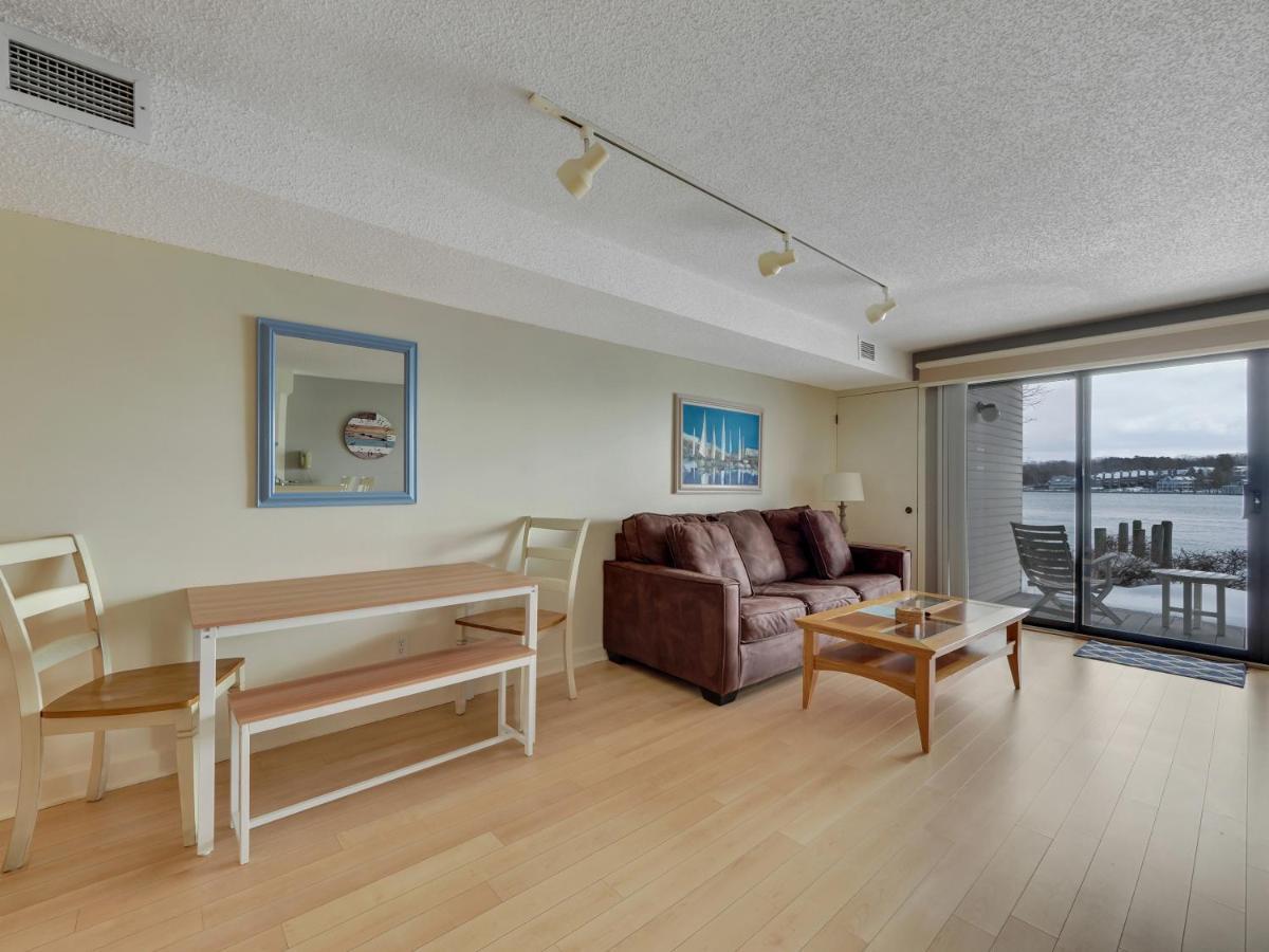 105 Edgewater Inn 샤를부아 외부 사진
